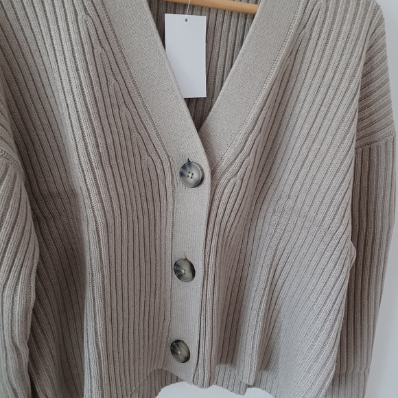 🆕️NWT H&M Rib-knit Cardigan in 'Taupe' - Picture 10 of 12